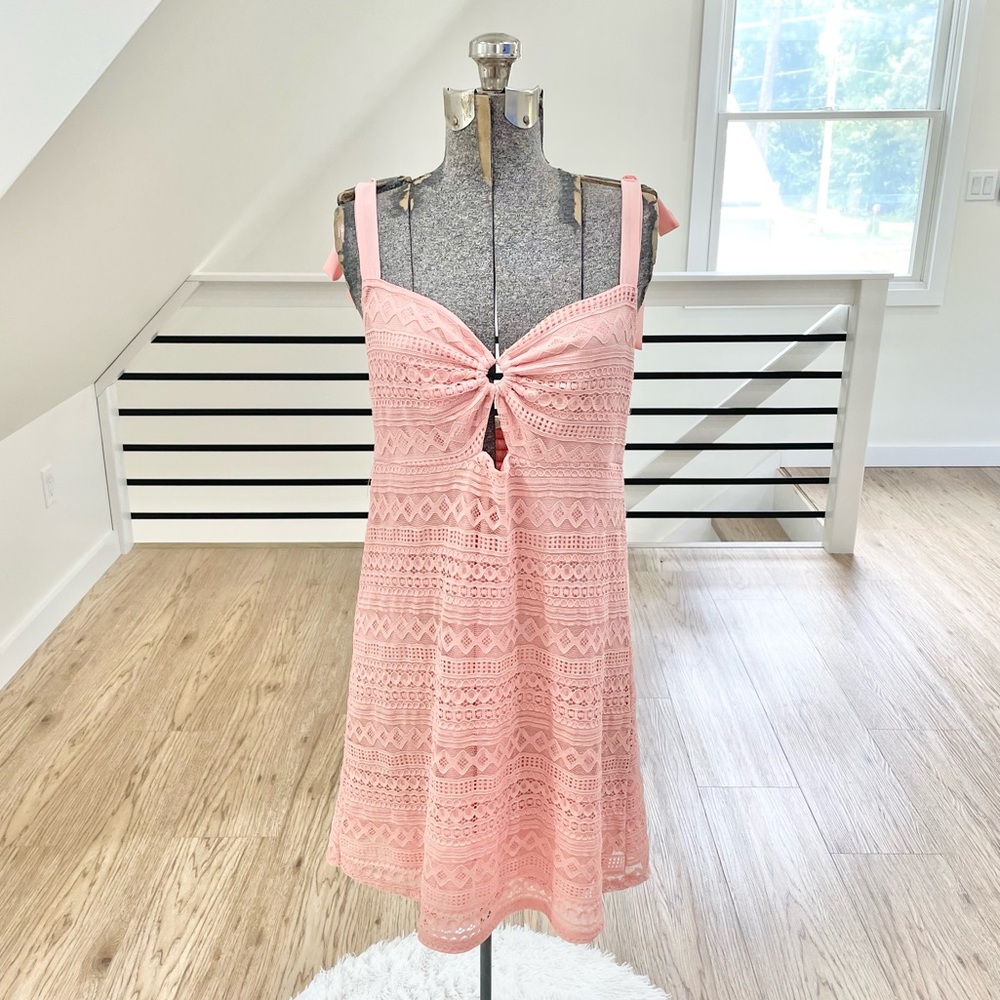 NWT XXL pink lace, mini dress with keyhole cut outs